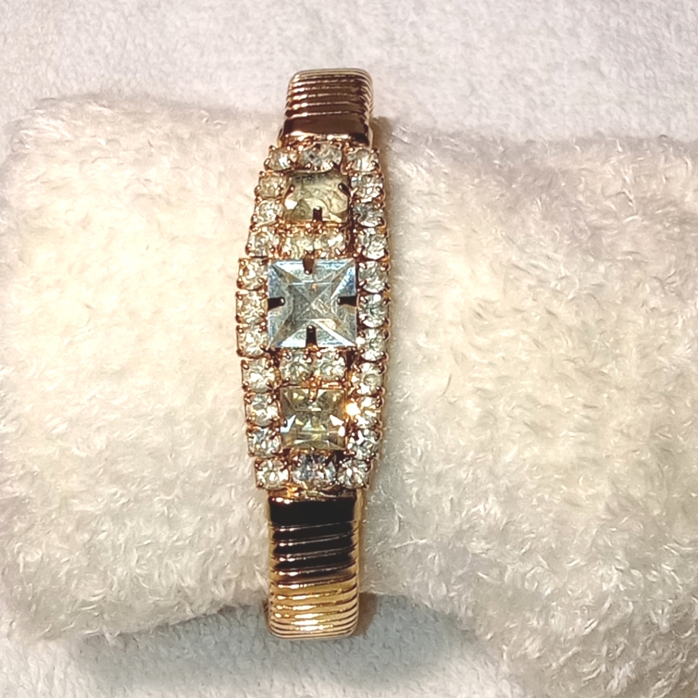 Vintage Rhinestone Gold Tone Bedazzled Clip Bracelet Size 7"